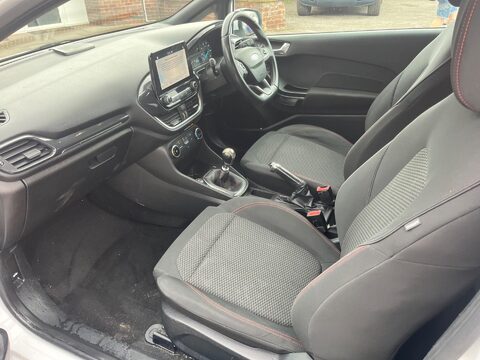 Ford Fiesta ST-LINE 6