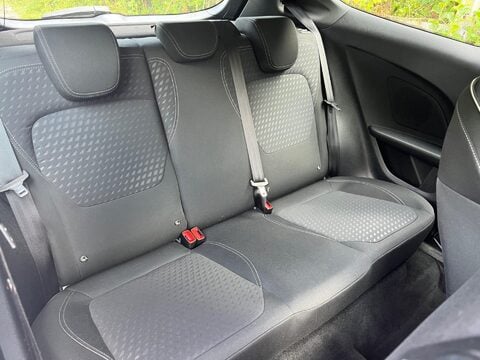 Ford Fiesta ZETEC 19