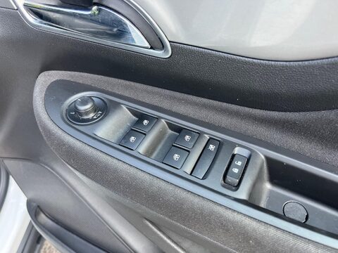 Vauxhall Mokka TECH LINE S/S 25
