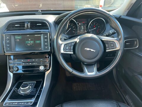 Jaguar XE PRESTIGE INGENIUM 2