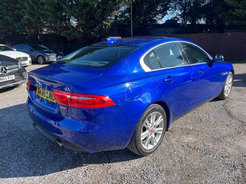 Jaguar XE PRESTIGE INGENIUM 4