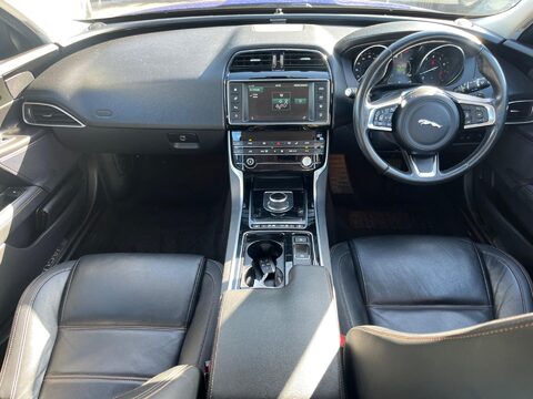 Jaguar XE PRESTIGE INGENIUM 9