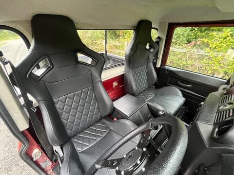 Land Rover Defender 90 TD 2