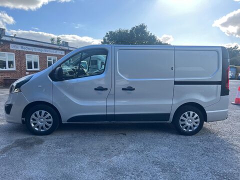 Vauxhall Vivaro L1H1 2700 SPORTIVE CDTI 11
