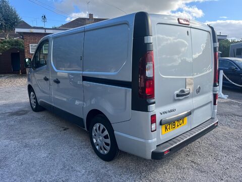 Vauxhall Vivaro L1H1 2700 SPORTIVE CDTI 12