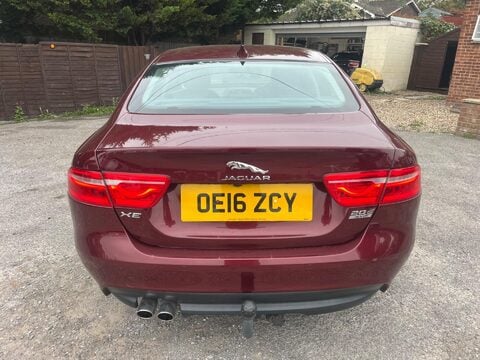 Jaguar XE PORTFOLIO 8