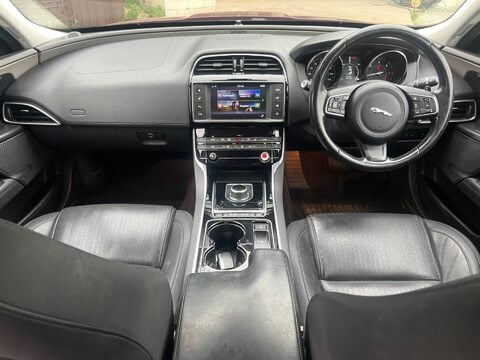 Jaguar XE PORTFOLIO 2