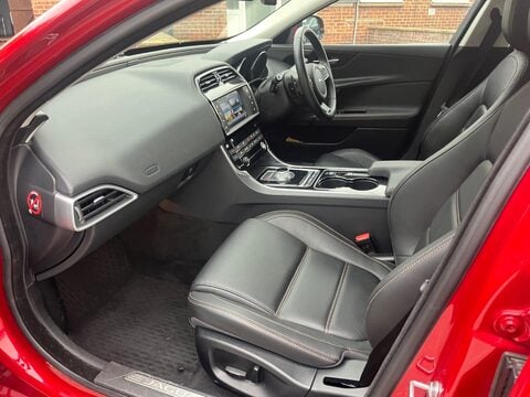 Jaguar XE GTDI PRESTIGE 3