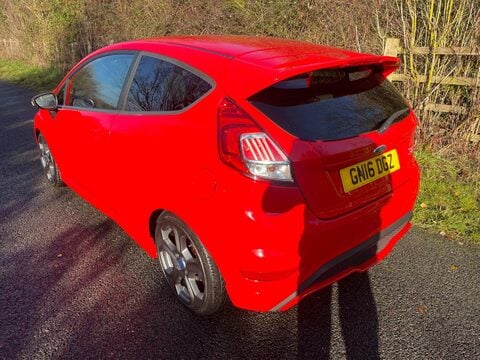 Ford Fiesta ST-2 12