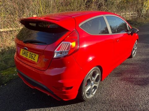 Ford Fiesta ST-2 7