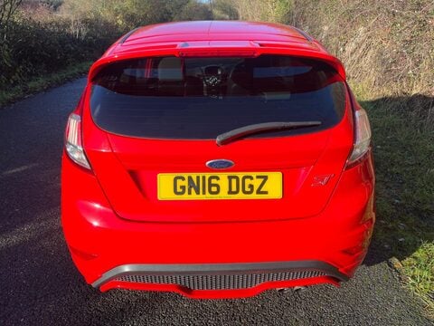 Ford Fiesta ST-2 8