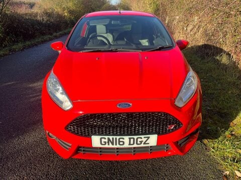 Ford Fiesta ST-2 9