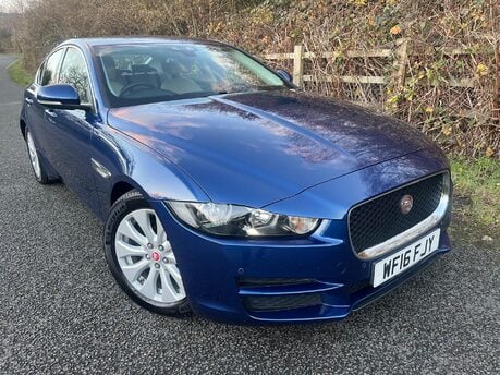 Jaguar XE SE