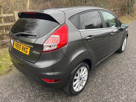 Ford Fiesta TITANIUM 7