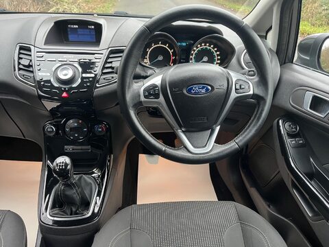 Ford Fiesta TITANIUM 2