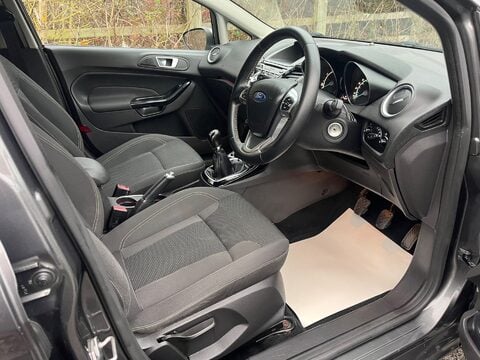 Ford Fiesta TITANIUM 16