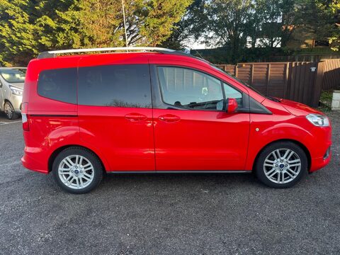 Ford Tourneo Courier TITANIUM 6