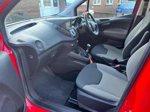 Ford Tourneo Courier TITANIUM 2