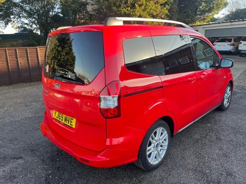 Ford Tourneo Courier TITANIUM 7