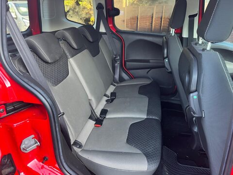 Ford Tourneo Courier TITANIUM 3