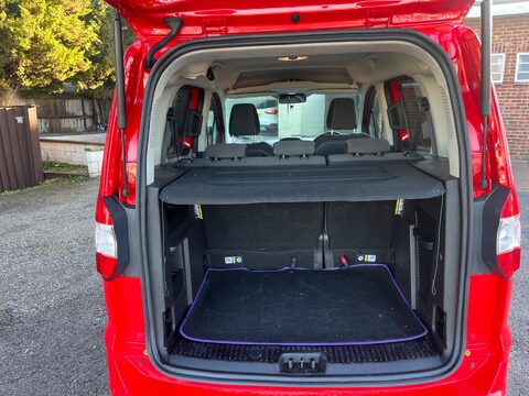 Ford Tourneo Courier TITANIUM 4