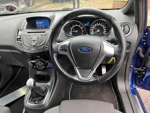 Ford Fiesta ST-LINE 2
