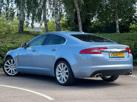 Jaguar XF 2.7 XF Premium Luxury D V6 Auto 4dr 35