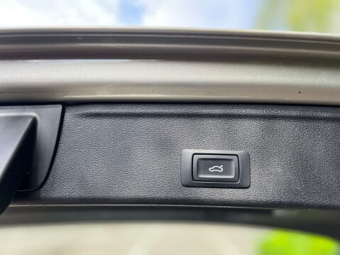 Audi A4 2.0 A4 S Line TDI Semi-Auto 5dr 31