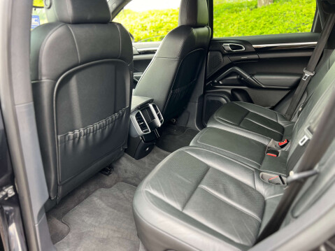 Porsche Cayenne 3.0 Cayenne V6 D Tiptronic 4WD 5dr 10