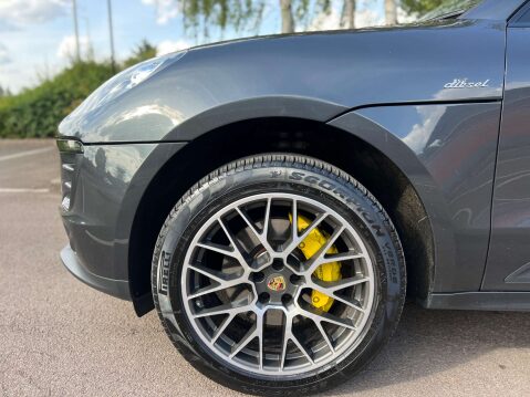 Porsche Macan 3.0 Macan S D Semi-Auto 4WD 5dr 8