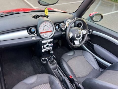 Mini Convertible 1.6 Cooper Auto 2dr 27
