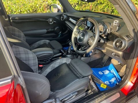 Mini Hatch 1.5 Cooper D Auto 3dr 15
