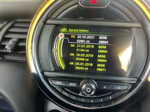 Mini Hatch 1.5 Cooper D Auto 3dr 25