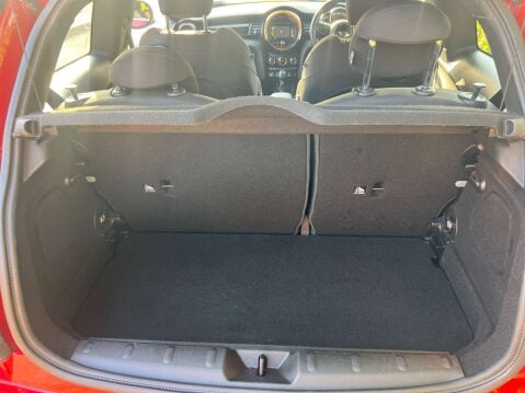 Mini Hatch 1.5 Cooper D Auto 3dr 35