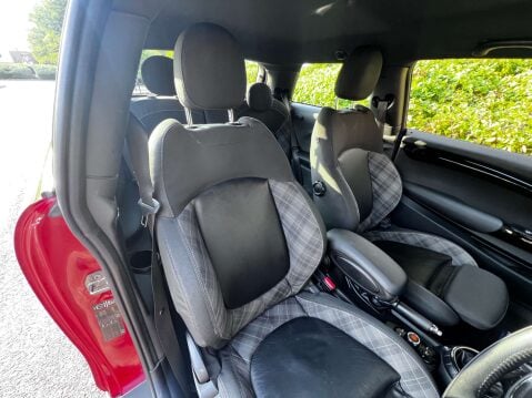 Mini Hatch 1.5 Cooper D Auto 3dr 16