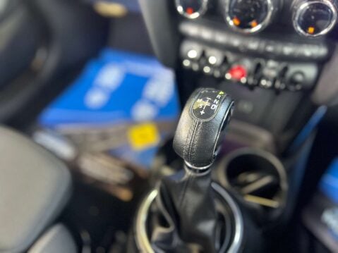 Mini Hatch 1.5 Cooper D Auto 3dr 22