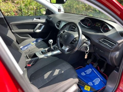 Peugeot 308 1.6 308 Allure SW HDi S/S 5dr 11