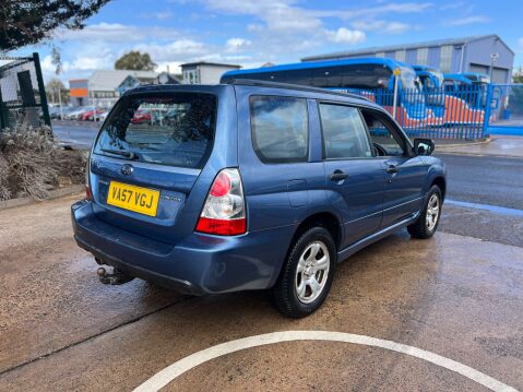 Subaru Forester 2.0 Forester X 4WD 5dr 7
