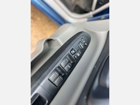 Subaru Forester 2.0 Forester X 4WD 5dr 11