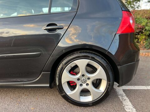 Volkswagen Golf GTI 15