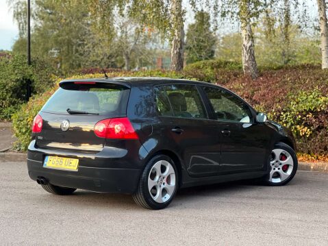 Volkswagen Golf GTI 16