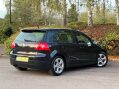 Volkswagen Golf GTI 16
