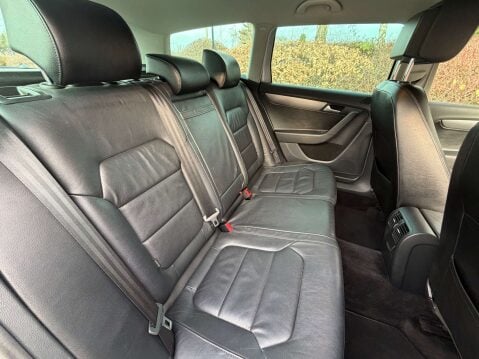 Volkswagen Passat 2.0 Passat Executive Style TDI BlueMotion Technology Semi-Auto 5dr 22