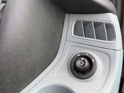 Ford Transit 2.2 Transit 125 T260 Limited Edition FWD 15