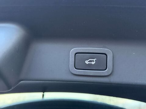 Jaguar F-Pace 3.0 F-Pace V6 S AWD i Auto 4WD 5dr 28