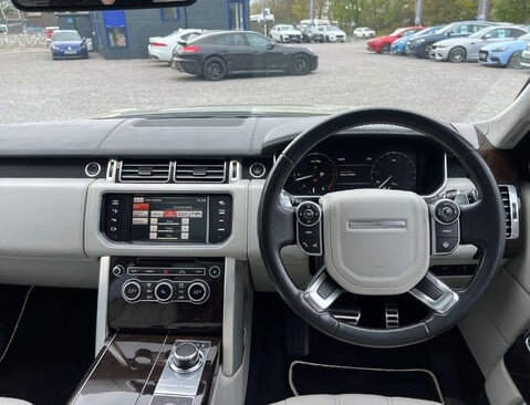 Land Rover Range Rover 4.4 Range Rover Autobiography SDV8 Auto 4WD 5dr 35