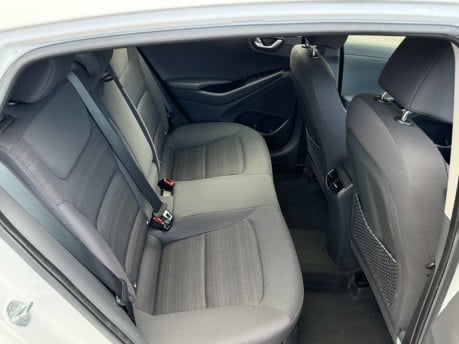 Hyundai IONIQ 1.6 IONIQ Premium FHEV Semi-Auto 5dr 18