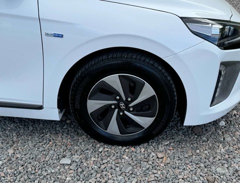 Hyundai IONIQ 1.6 IONIQ Premium FHEV Semi-Auto 5dr 9