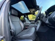 Land Rover Discovery 3.0 Discovery R-Dynamic SE D MHEV Auto 4WD 5dr 40