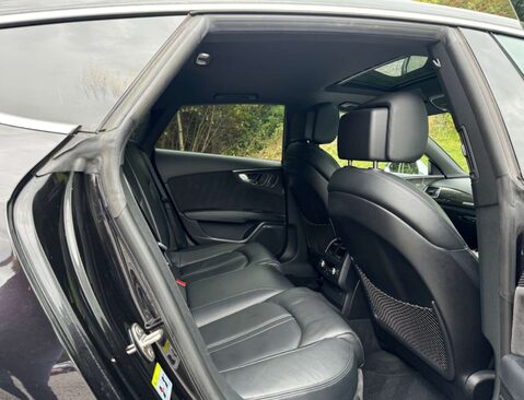 Audi A7 4.0 RS 7 Sportback TFSI V8 Quattro Auto 4WD 5dr 17